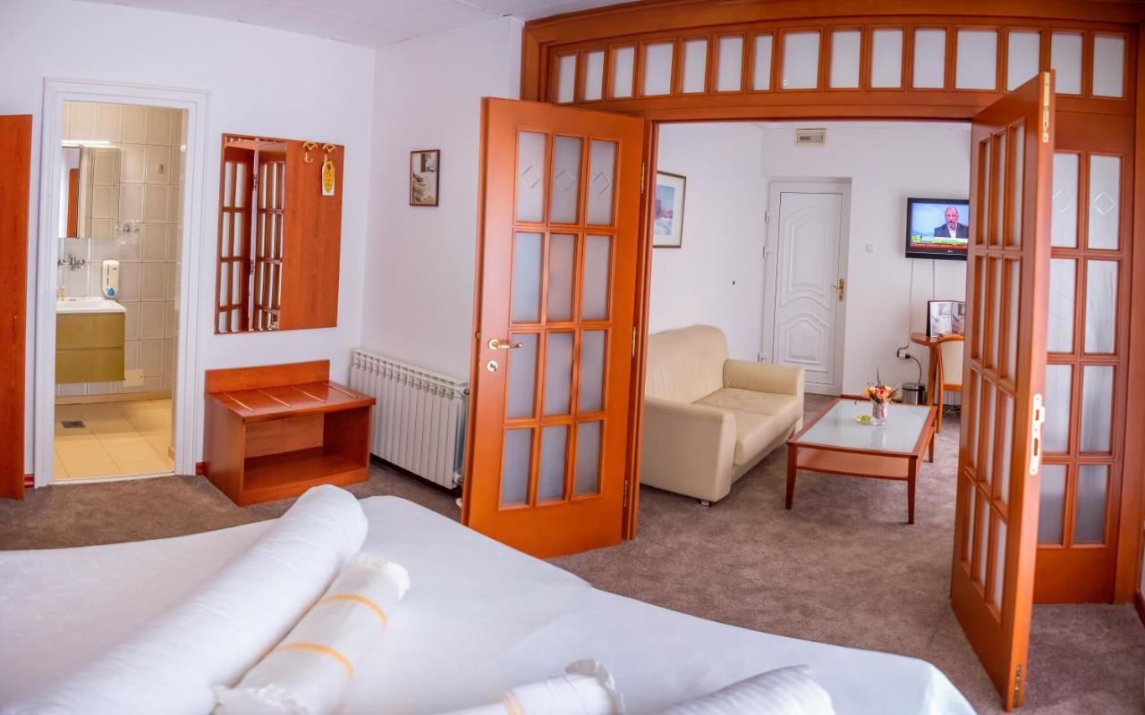 דובוי Hotel Integra מראה חיצוני תמונה