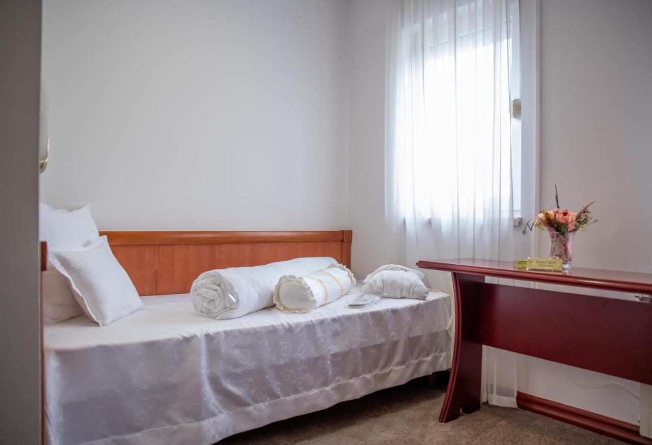 דובוי Hotel Integra מראה חיצוני תמונה