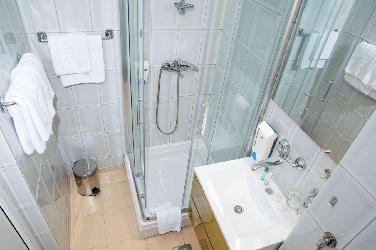 דובוי Hotel Integra מראה חיצוני תמונה